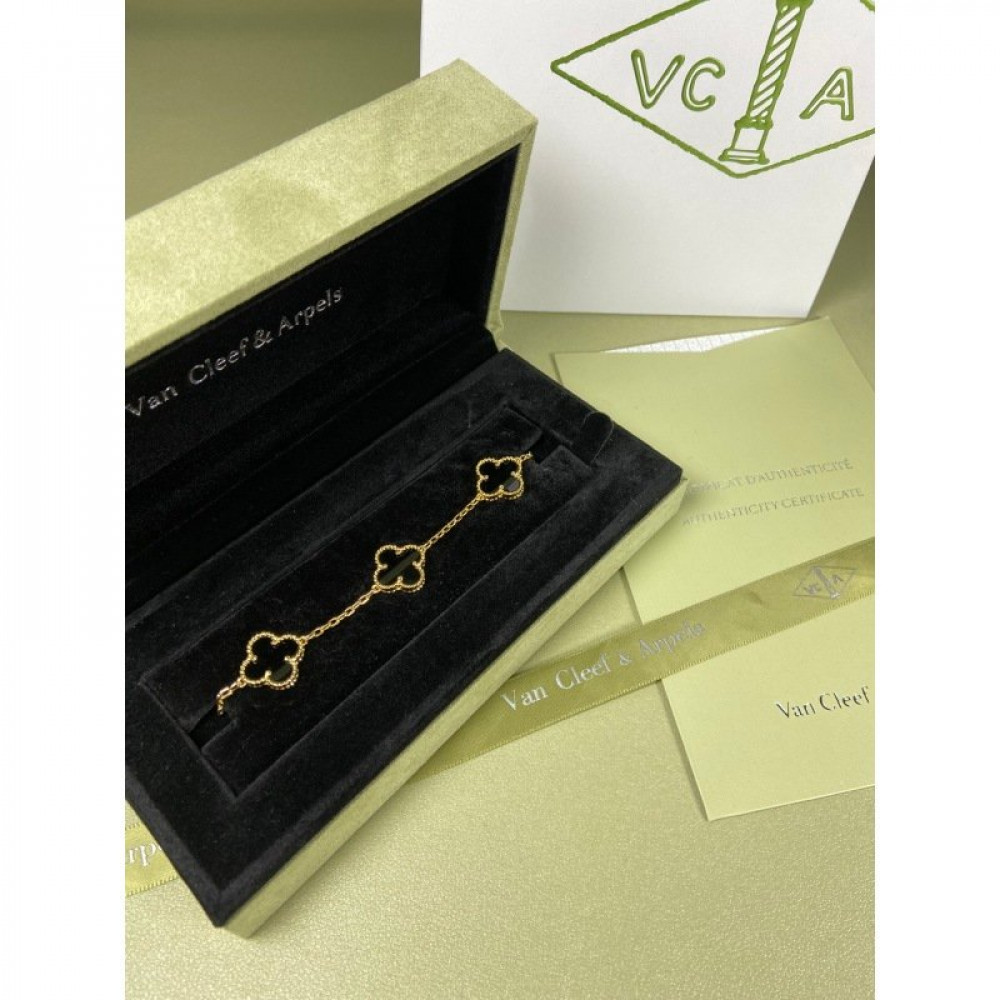 Clover With 5 Flowers-Black Chalcedony Clover With 5 Flowers-Black Chalcedony