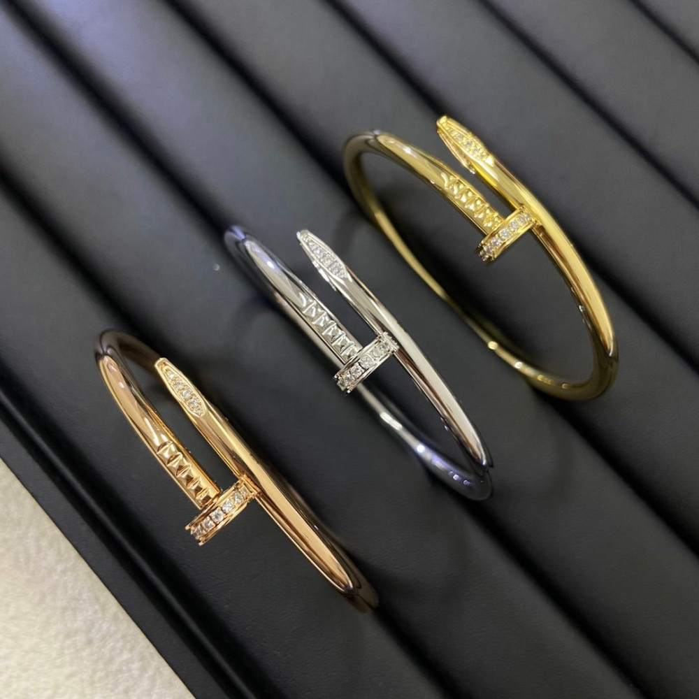 Cd Nail Bracelet   Head And Tail With Diamonds