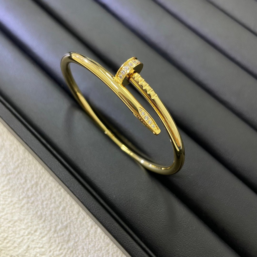 Cd Nail Bracelet   Head And Tail With Diamonds