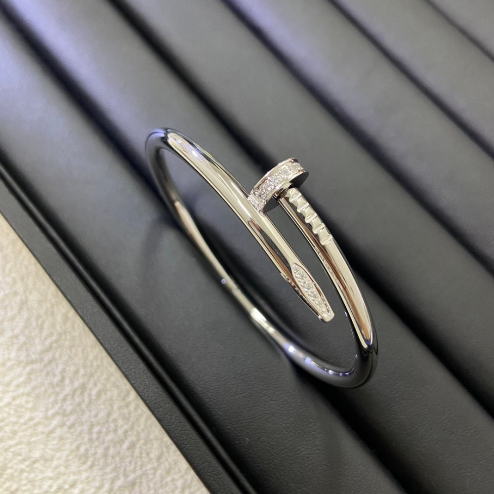 Cd Nail Bracelet   Head And Tail With Diamonds