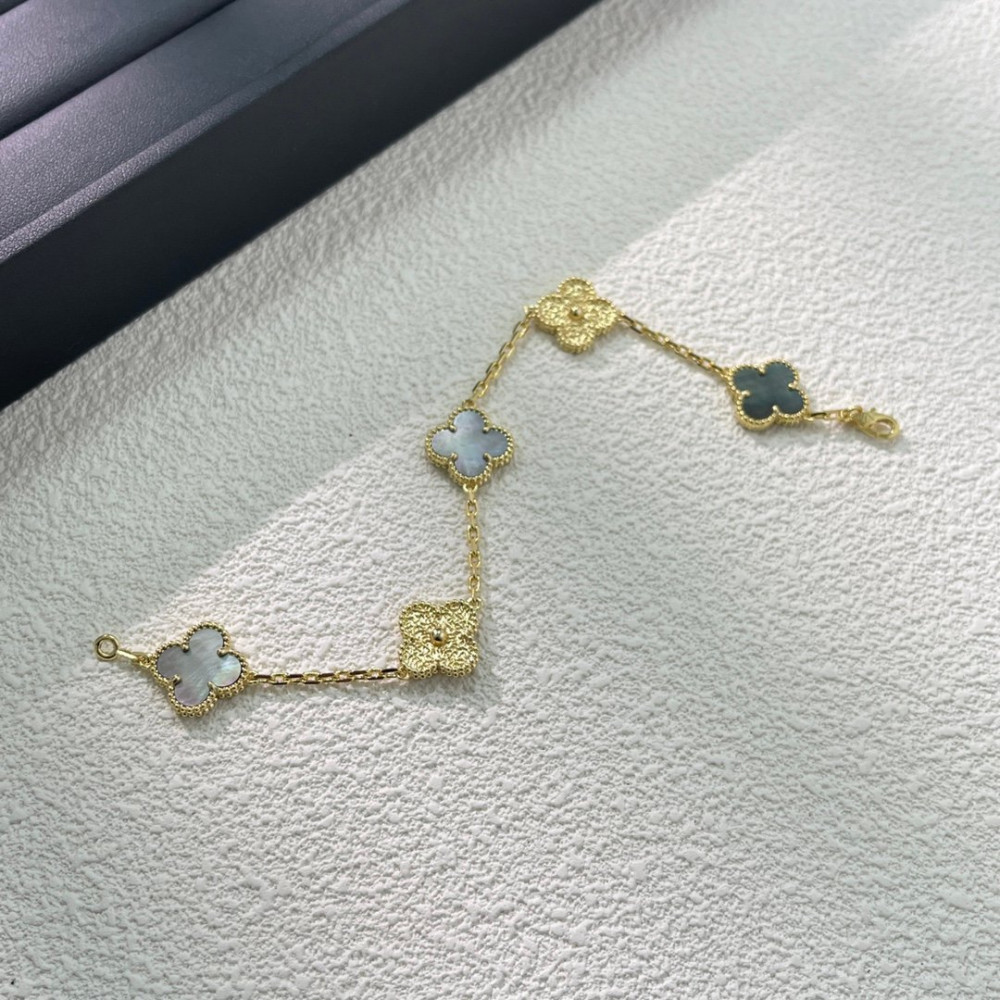 Clover Arctic White Half Diamond Series