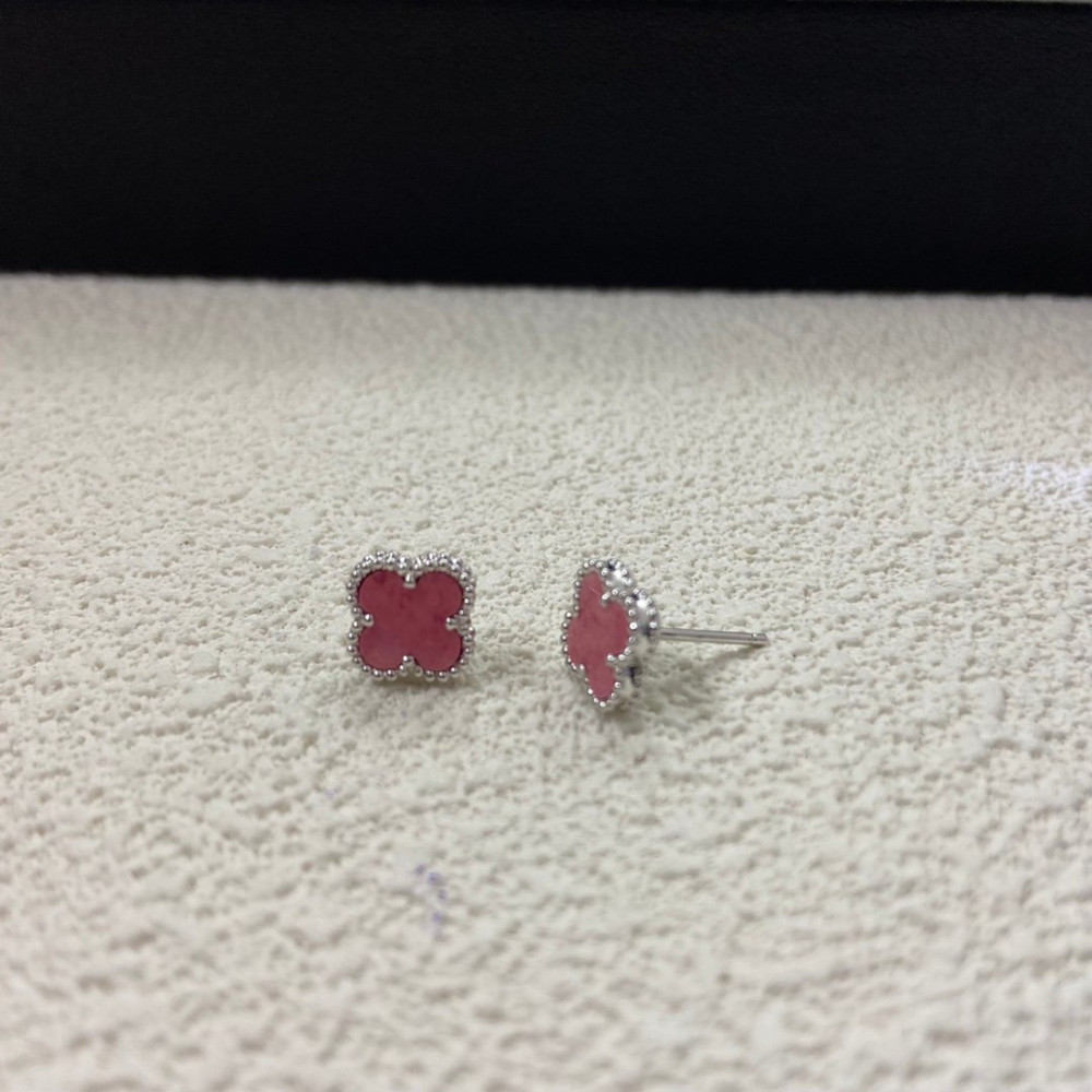 Ruby Clover Earnail Series Ruby Clover Earnail Series