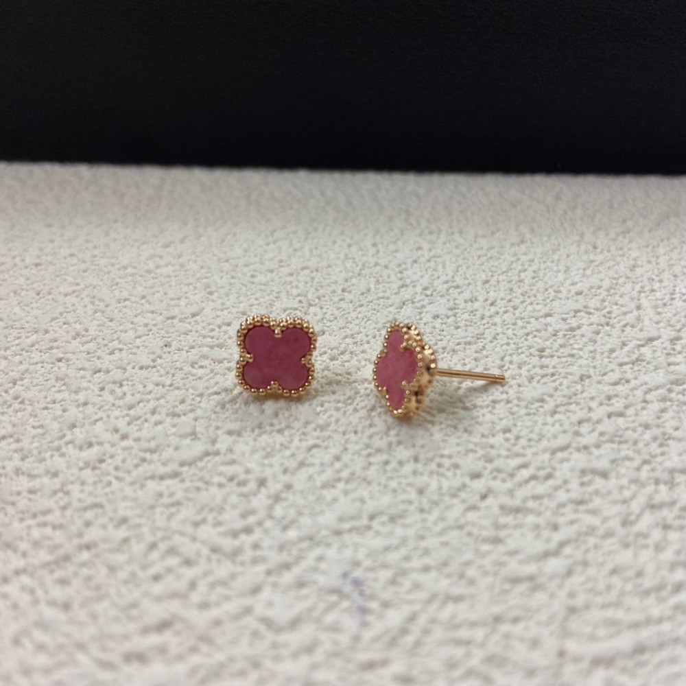 Ruby Clover Earnail Series Ruby Clover Earnail Series