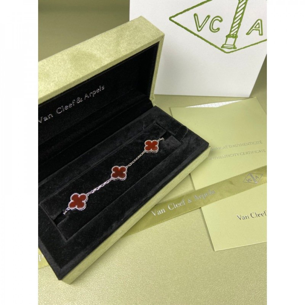 Clover With 5 Flowers-Red Chalcedony Clover With 5 Flowers-Red Chalcedony