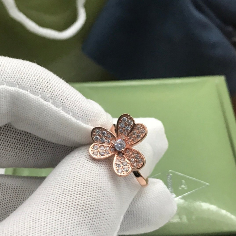 Clover Frivole Rings