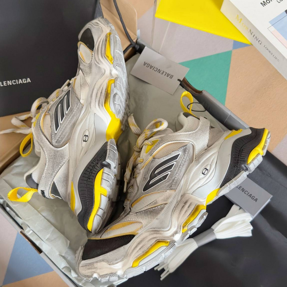Balenciaga Cargo