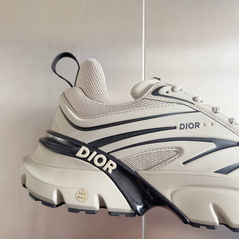 DIOR B44