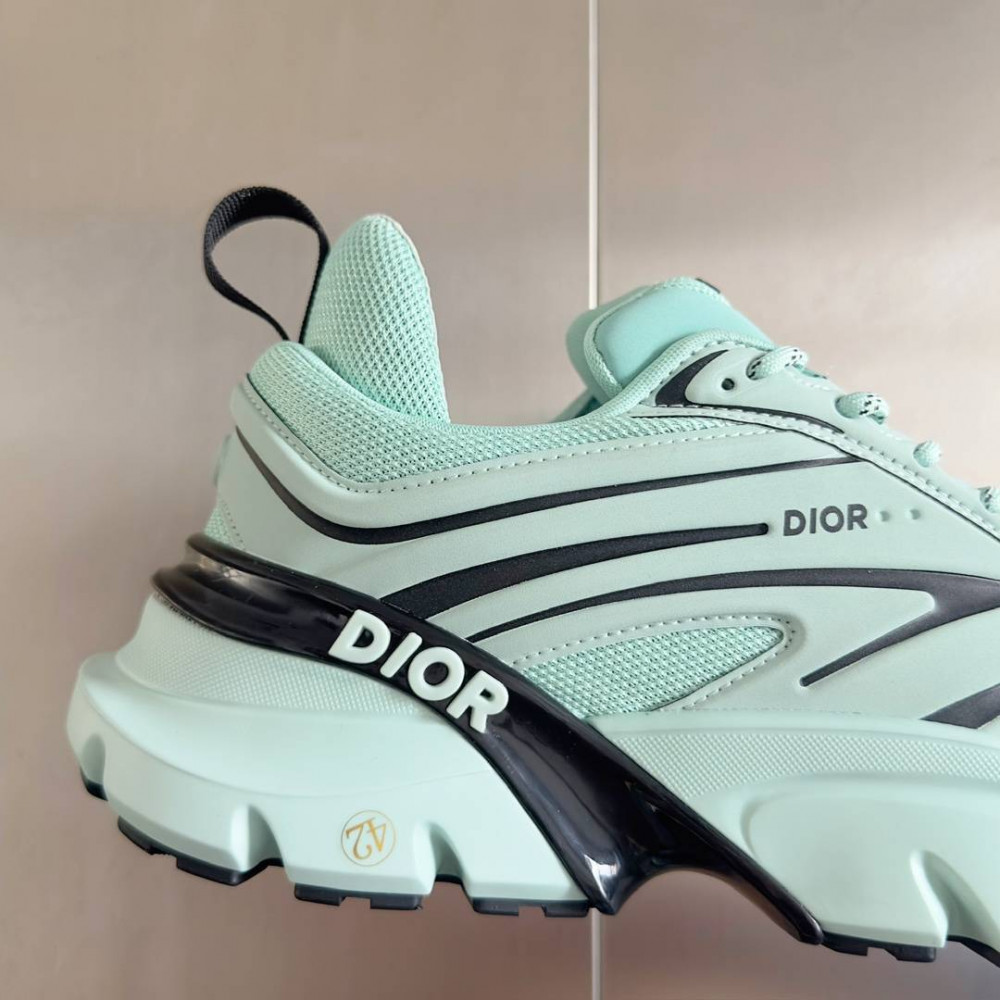 DIOR B44
