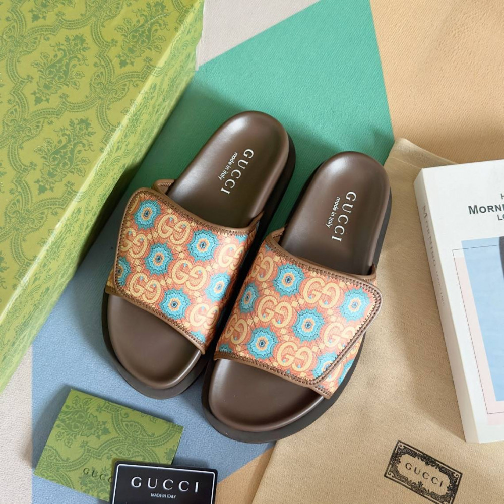 Gucci Slippers-6