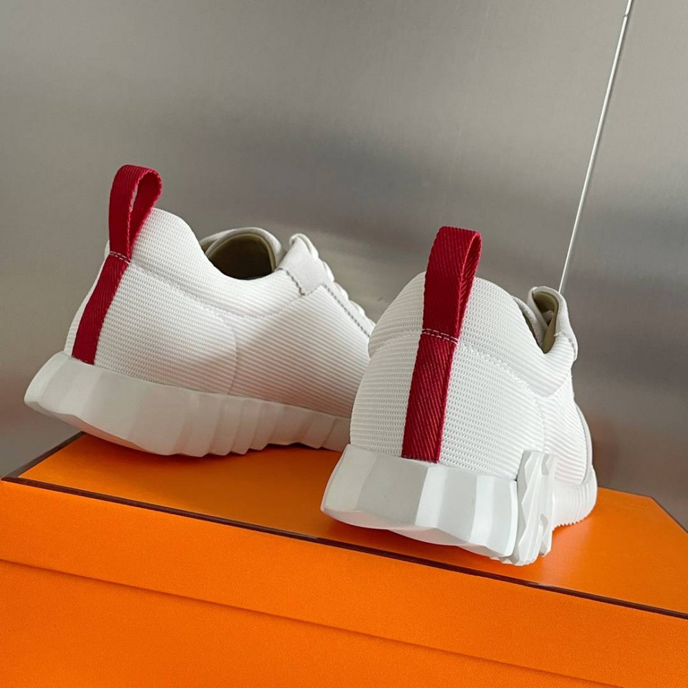 Bouncing Sneaker Bouncing Sneaker