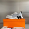 Bouncing Sneaker