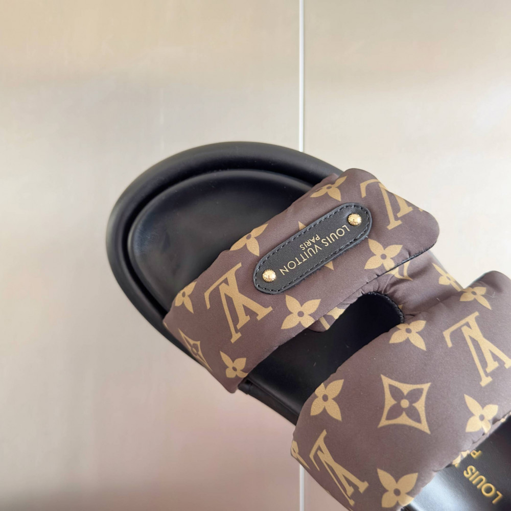 LV Pool Pillow Comfort-4