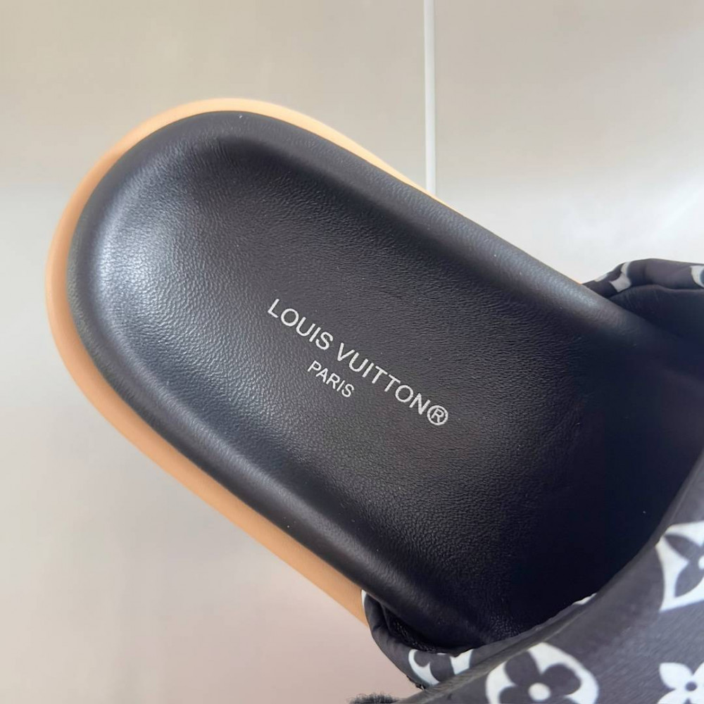 LV Pool Pillow Comfort-7