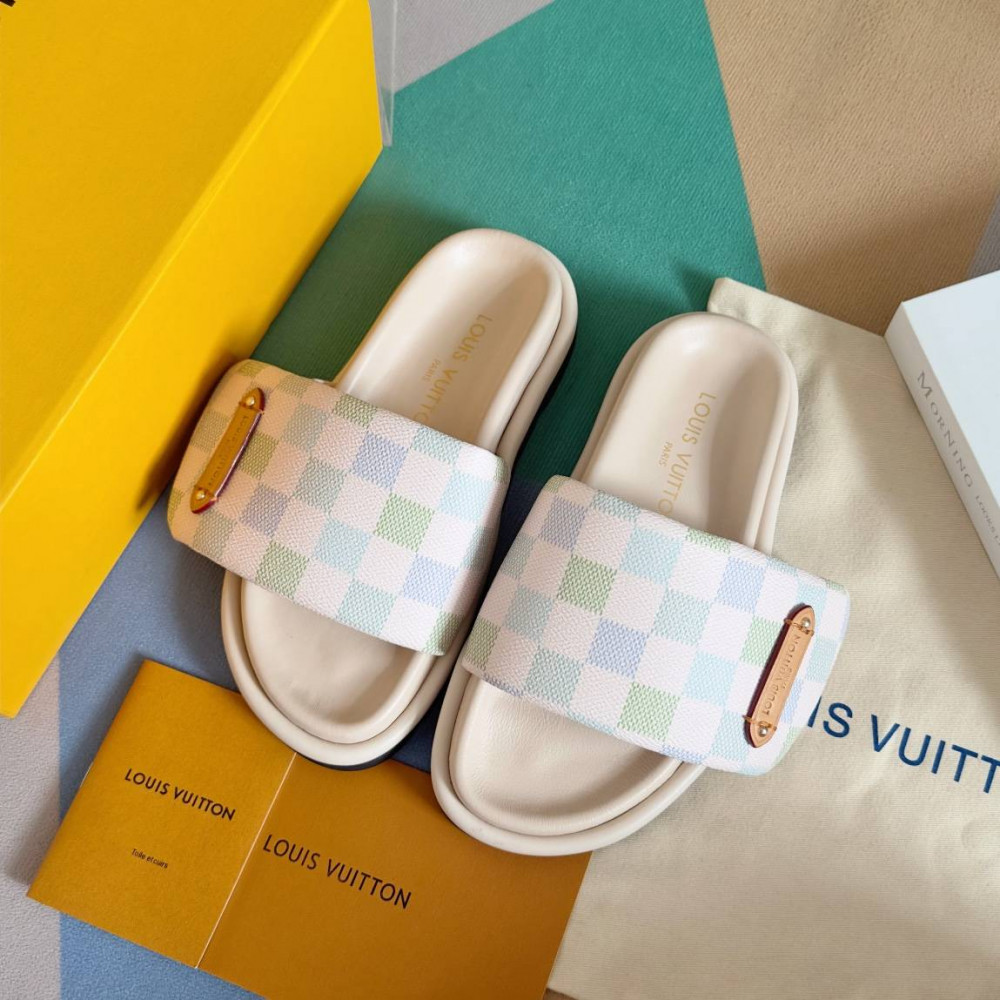 LV Pool Pillow Comfort-14