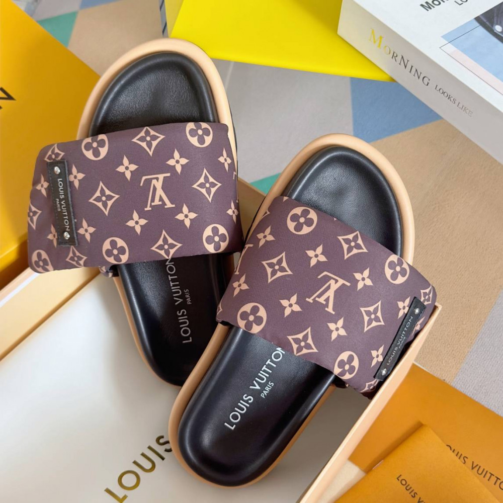 LV Pool Pillow Comfort-18