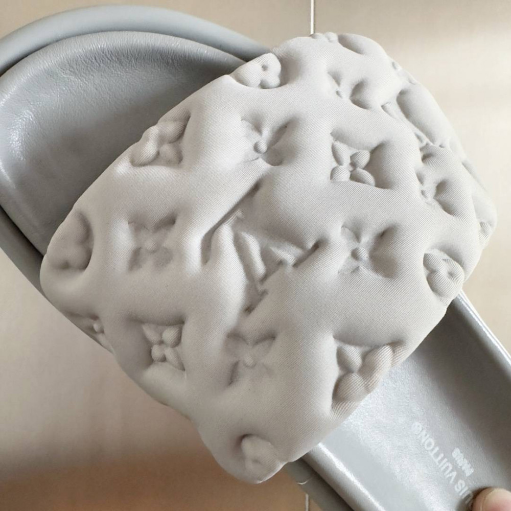 LV Pool Pillow Comfort-20