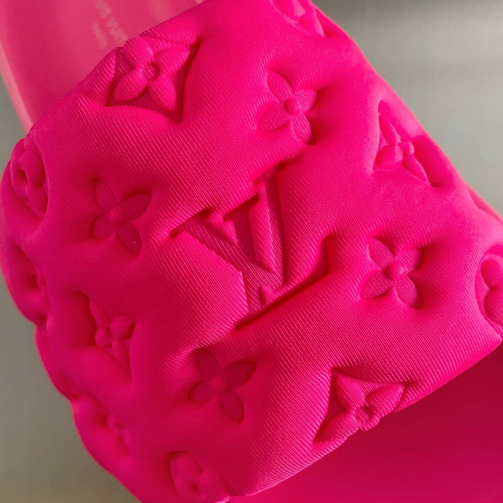 LV Pool Pillow Comfort-25