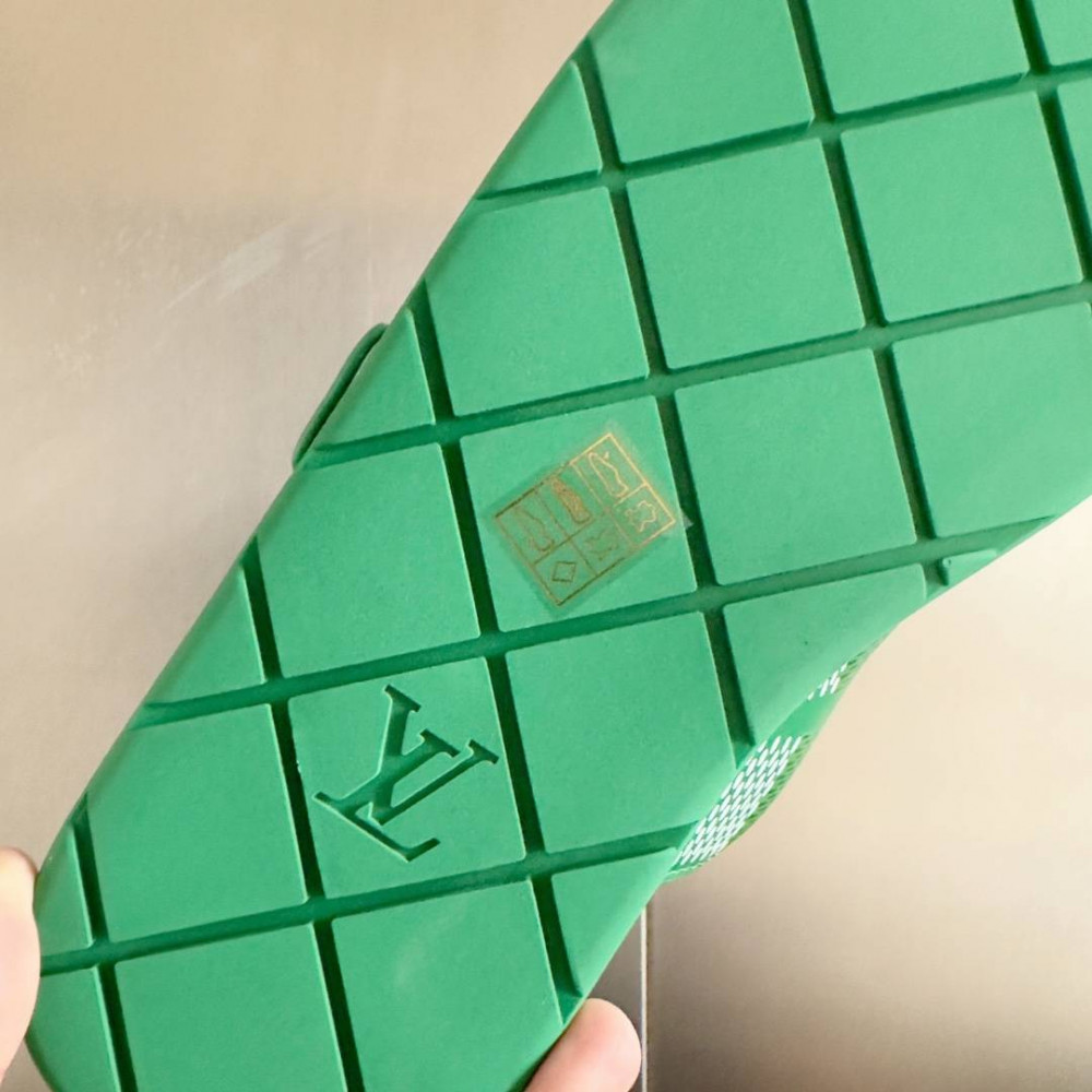 LV Venice Slipper-23