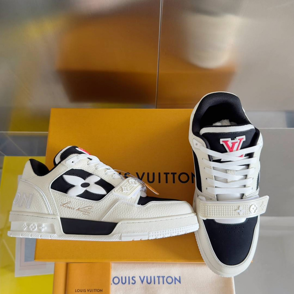 LV Trainer Sneaker Black and White-043