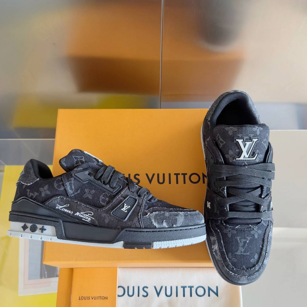 LV Trainer Sneaker Black-063