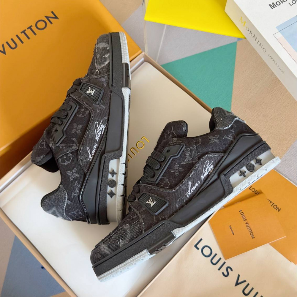 LV Trainer Sneaker Black-063