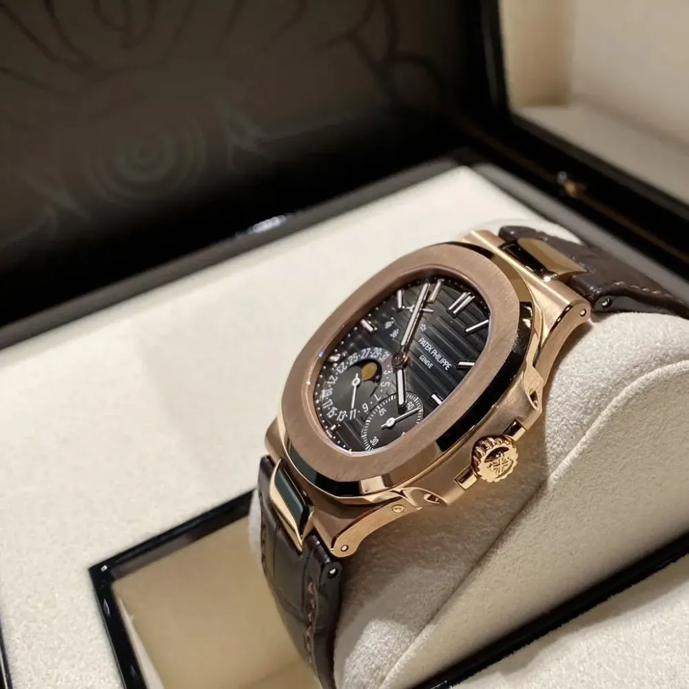 5712R – Patek Philippe Nautilus 5712R – Patek Philippe Nautilus