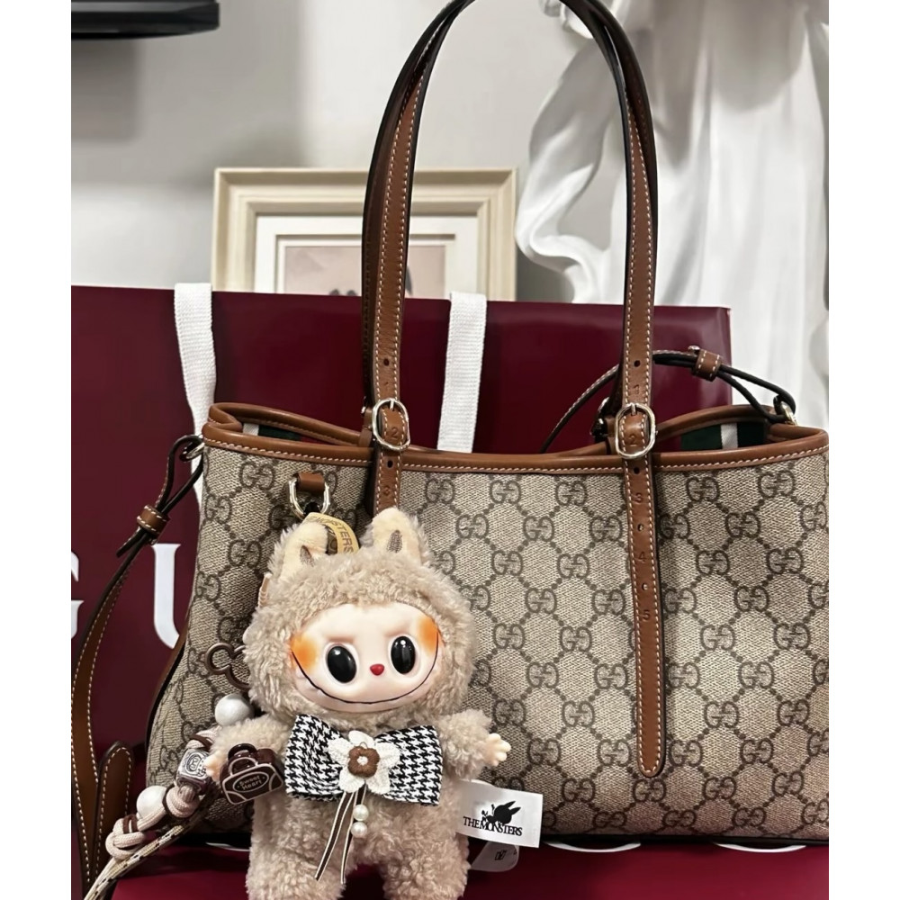 GG Emblem medium tote bag GG Emblem medium tote bag